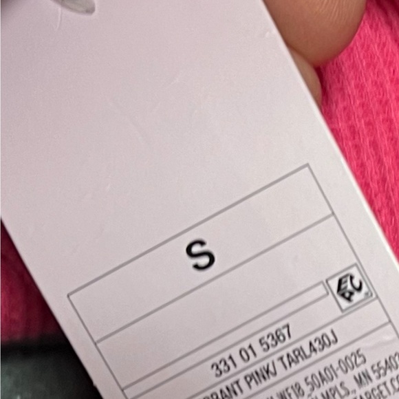 Wild fable v neck crew crop shirt - Picture 7 of 8